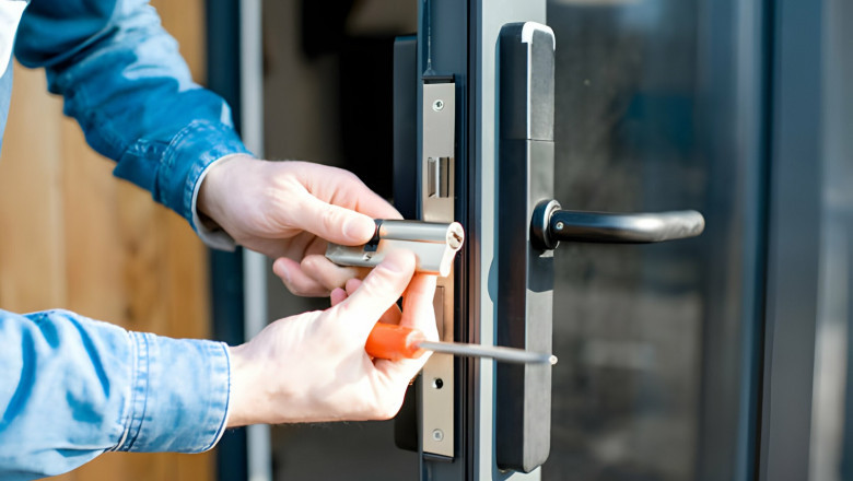 How MyKey Locksmith Can Help You with Car Key Replacement and Programming
