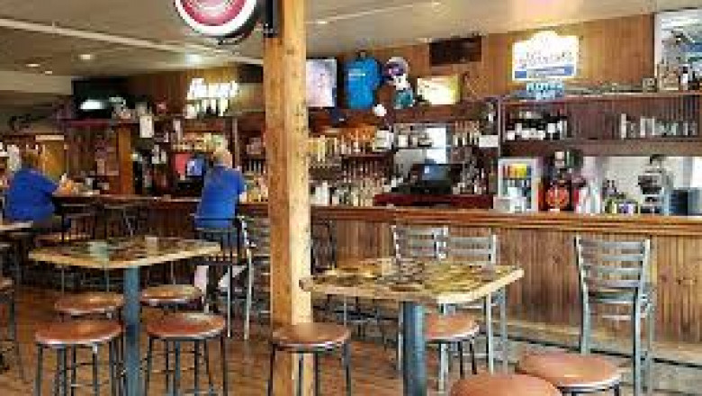 A Secret Treasure for Both Locals and Visitors: Floyd's Bar