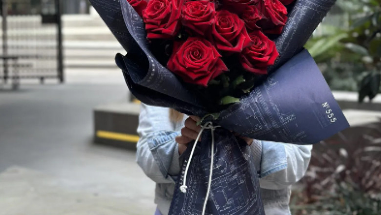 Blooms That Speak Volumes: Stylish Flower Delivery in Melbourne CBD