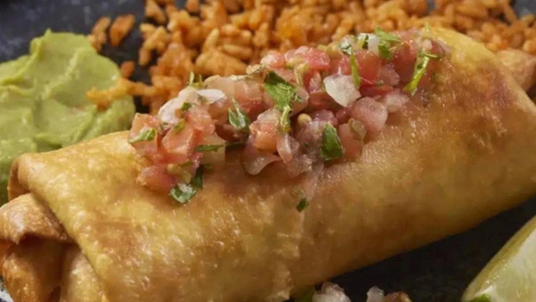 Can I Order Takeout or Catering from a Mexican Restaurant Near Lincoln Park?